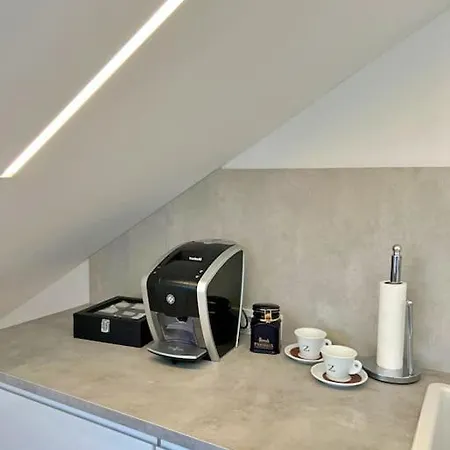 White 1 Bd Old Town By Hostlovers *