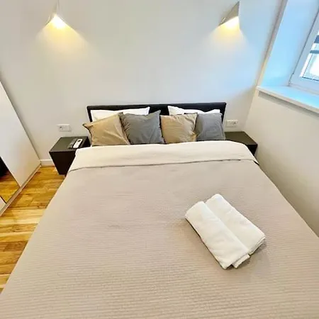 White 1 Bd Old Town By Domvia Appartement