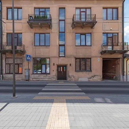 White 1 Bd Old Town Apartment By Domvia *