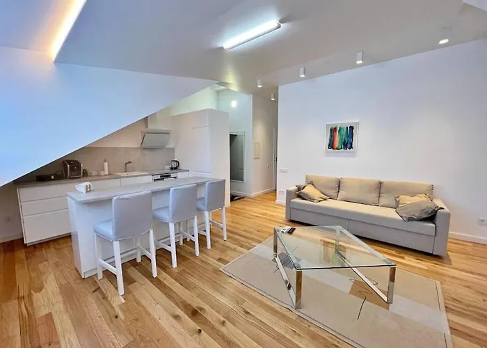 White 1 Bd Old Town Apartment By Domvia *