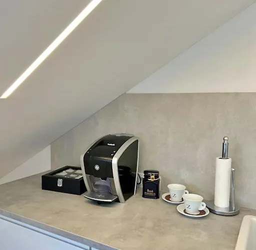 White 1 Bd Old Town By Hostlovers *