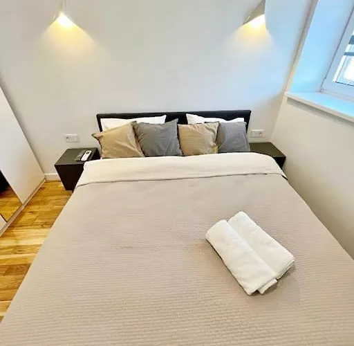 White 1 Bd Old Town Apartment By Domvia Apartment