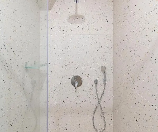 White 1 Bd Old Town By Hostlovers Lejlighed Kaunas