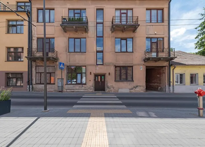 White 1 Bd Old Town Apartment By Domvia *